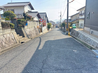 【前面道路含む現地写真】 | 廿日市市阿品台4（阿品駅）全2区画　NO2 | 北東前面道路５ｍ