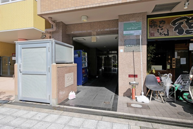 大阪市北区大淀中１丁目の賃貸マンションのエントランス