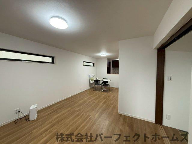 東中振1丁目戸建の居間・リビング