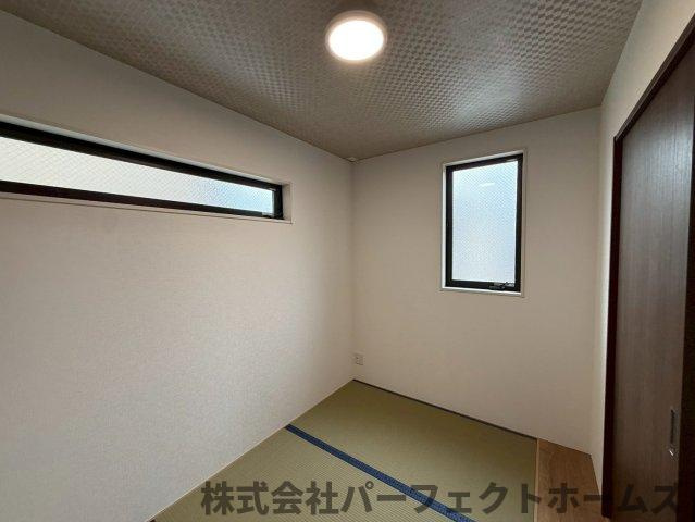 東中振1丁目戸建の和室|柔らかい畳が心地よい和室