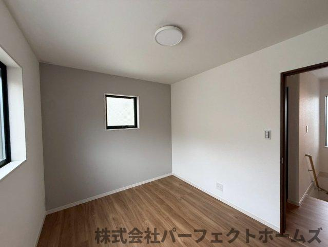 東中振1丁目戸建の洋室|ゆったりした洋室です