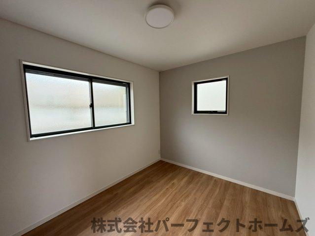 東中振1丁目戸建の洋室|きれいな洋室です