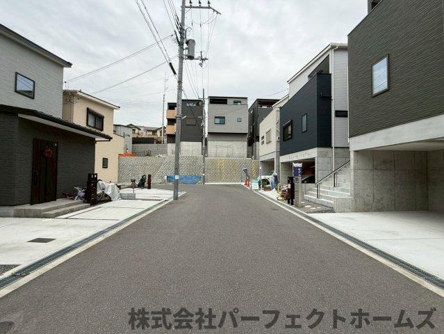【前面道路含む現地写真】の画像