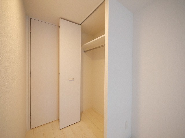 大阪市福島区鷺洲５丁目の賃貸マンションの収納