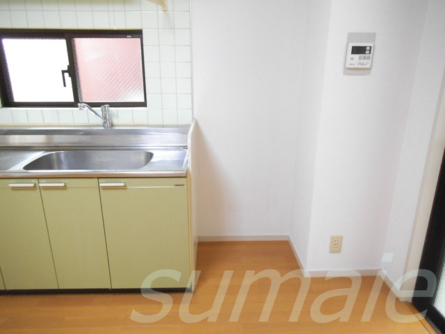 ヴェルメゾン赤羽のキッチン|冷蔵庫置き場です☆