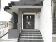 クラウン　ウエストのエントランス