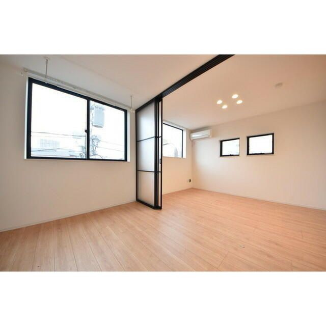 フォルスクラス駒込西ケ原の居間・リビング