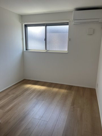 三好2丁目戸建ての寝室