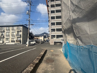 【前面道路含む現地写真】 | 安佐南区川内2丁目（全3区画）1号棟 | 西側里道