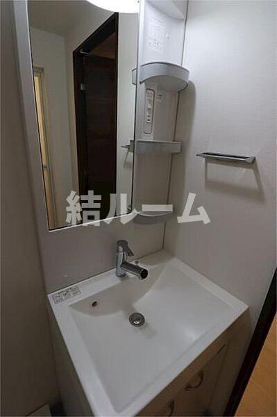 板橋区板橋４丁目の賃貸マンションの洗面所