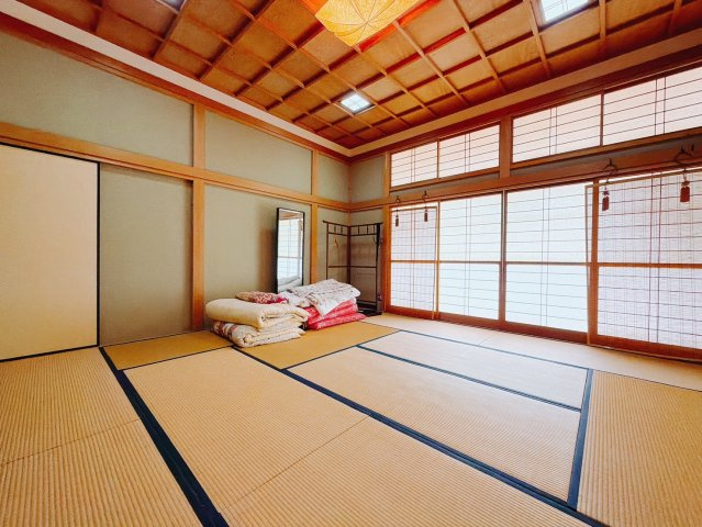 【中古戸建】桐生市堤町2丁目の和室|■和室｜和室でしか味わえない畳ならではの香りや素材で和のやすらぎを感じてください♪畳にはリラックス効果があるといわれています。のんびりするならやっぱり和室が一番ですね♪