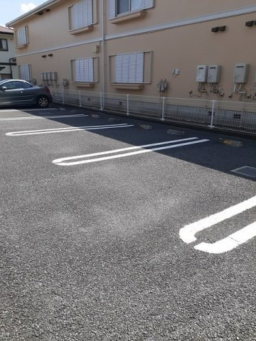 メイプルの駐車場