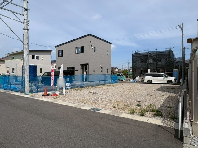 新築戸建　岐阜市東鶉5丁目　全5区画分譲の外観|「現地（2026年4月6日）撮影」　
■全体写真　
■ヤマダ不動産　株式会社リライフ　