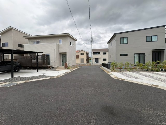新築戸建　岐阜市東鶉5丁目　全5区画分譲の前面道路含む現地写真|「現地（2026年9月14日）撮影」　
■前面道路　
■ヤマダ不動産　株式会社リライフ