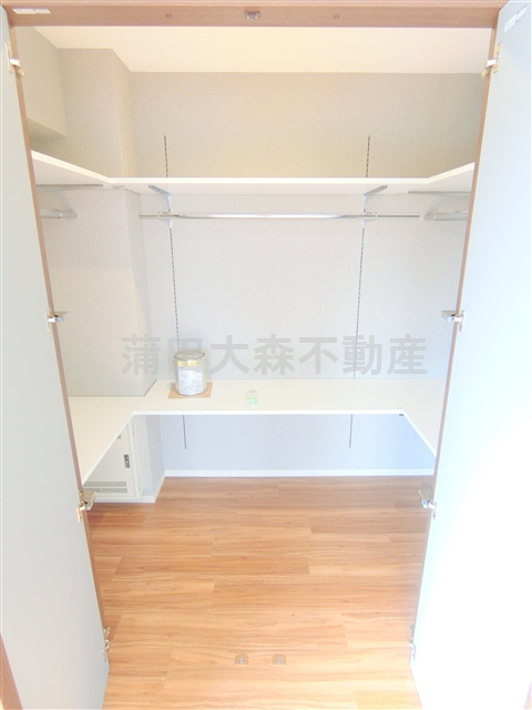 プリメーラ池上の収納|洋室7.5帖の収納　ウォークインクローゼット