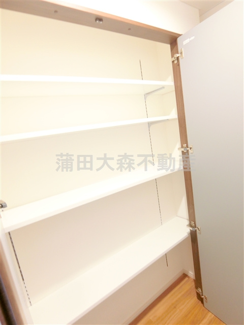 プリメーラ池上の収納|廊下の棚収納