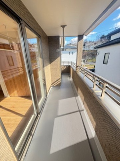 【バルコニー】 | 安芸郡熊野町東山（全3区画）2号棟 | 南向きバルコニーで日当たり良好♪