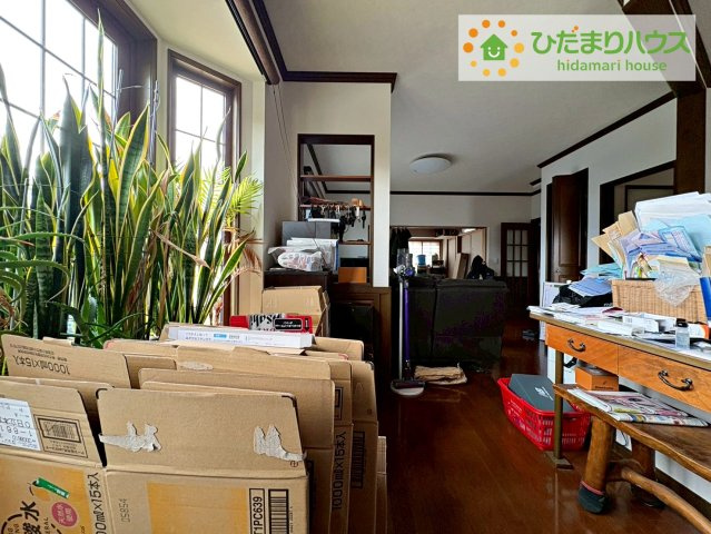 日立市滑川本町3丁目の居間・リビング|陽当たり良好の為、日中はとても明るいです(^^)/