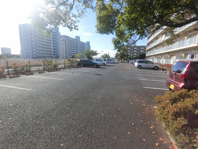 【駐車場】