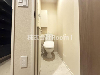 【トイレ】 | BORIKIひがしおおさか・ウエスタンハイツ１８ | 落ち着いた色調のトイレです