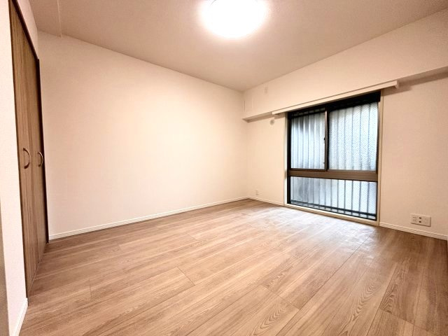 北西側　洋室約7.1帖　