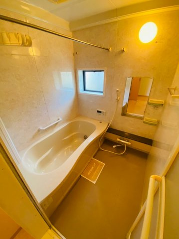 ヒルグレイスA棟の浴室|※同建物、別部屋画像