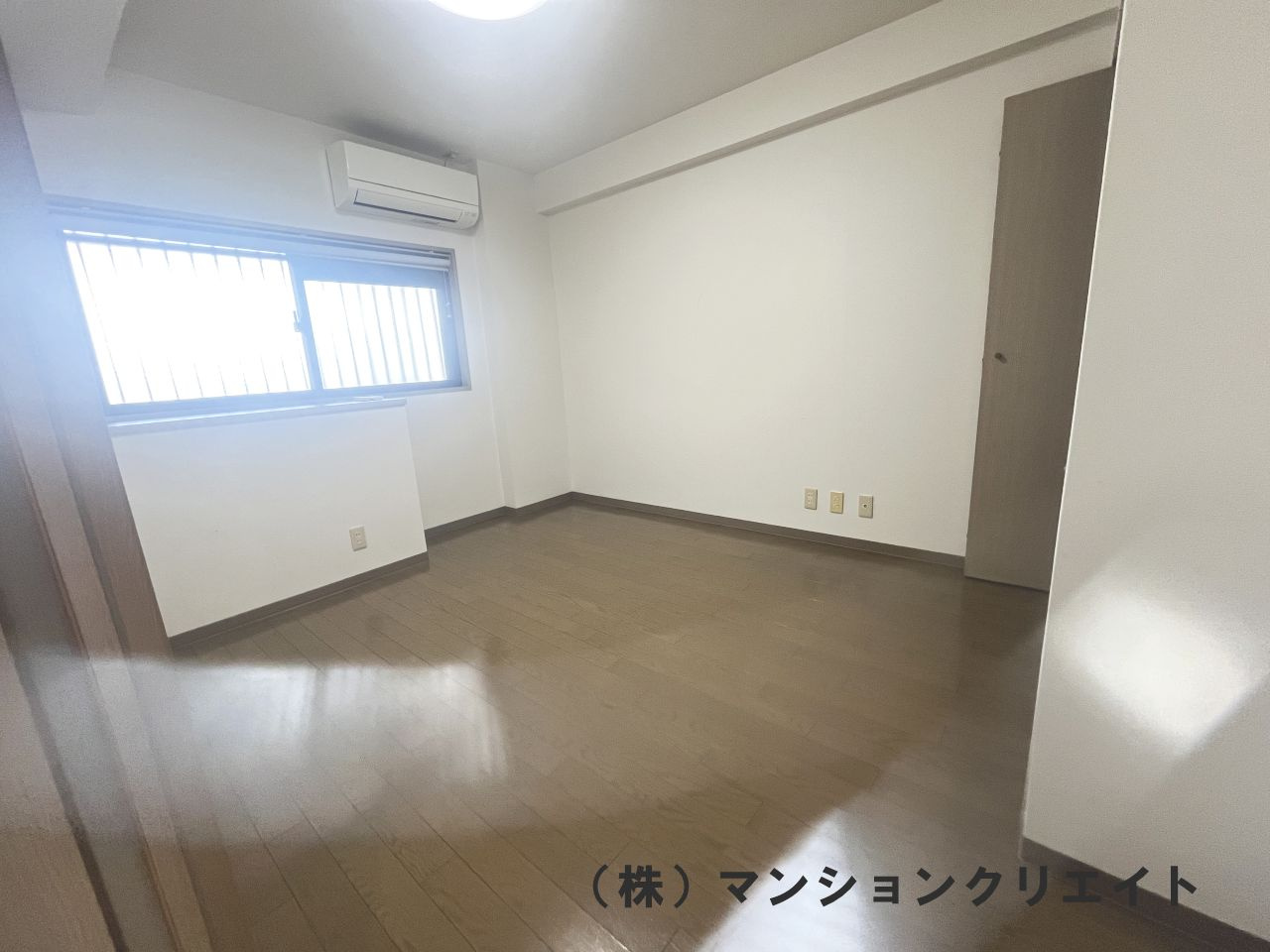 信開ガーデンコート文京の洋室|玄関横の洋室6.6帖