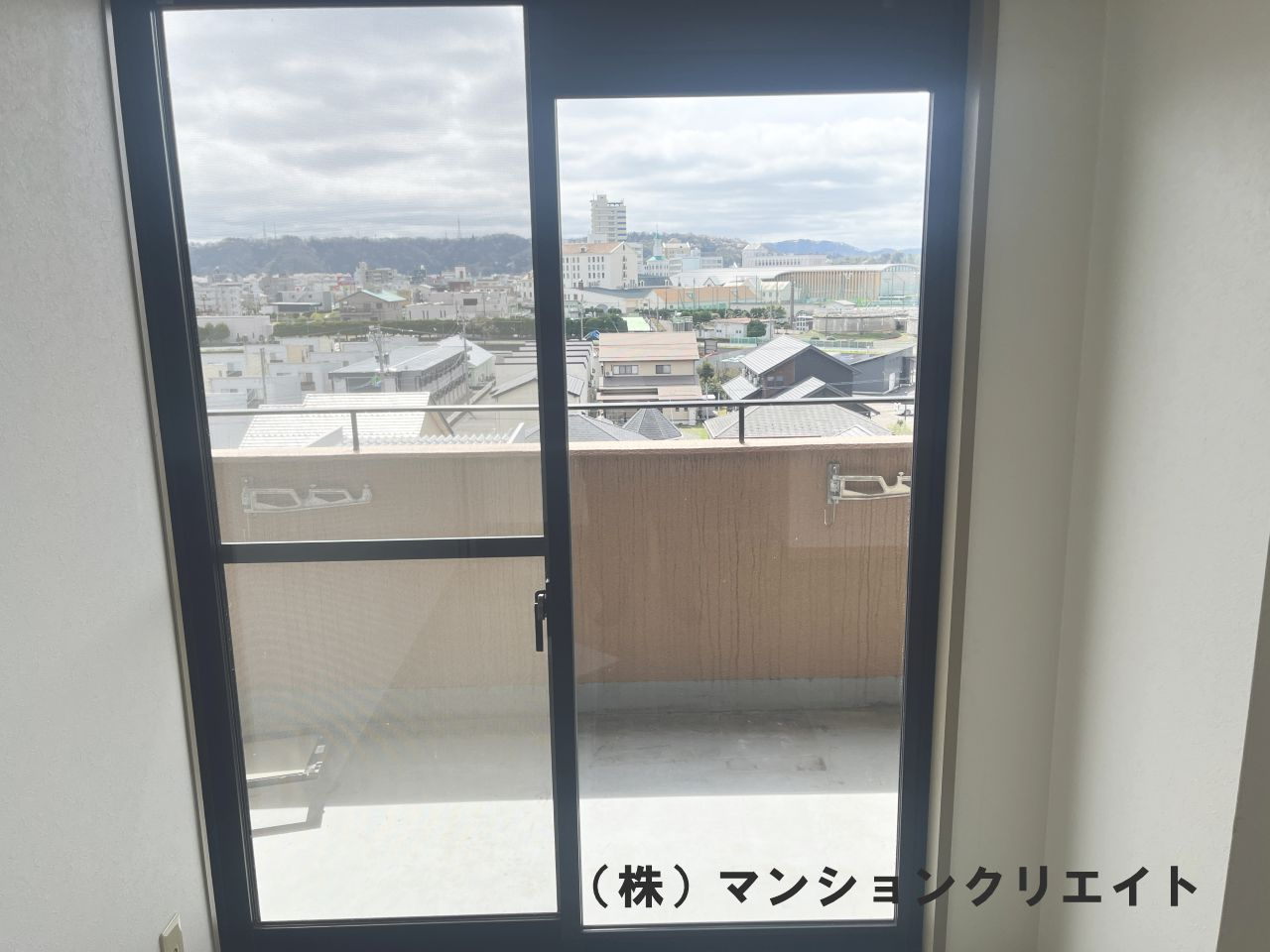 信開ガーデンコート文京の洋室|洋室4.6帖から南面バルコニーへ出られます