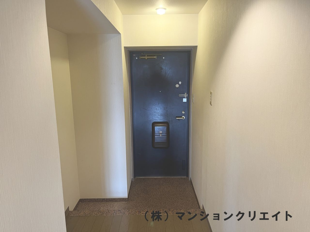 信開ガーデンコート文京の玄関|内玄関（室内から見た玄関方面）