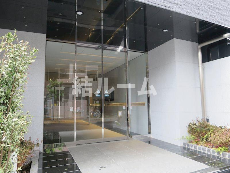 北区堀船１丁目の賃貸マンションのエントランス