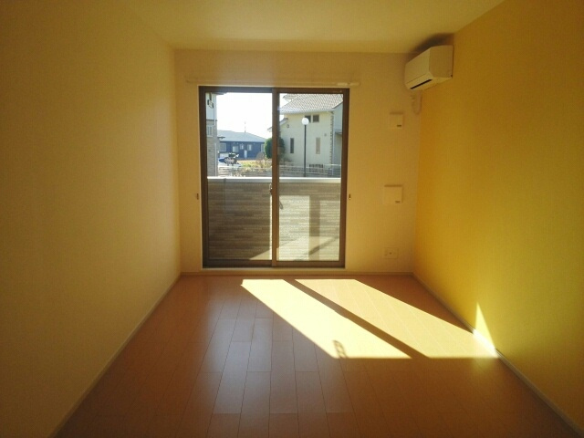 ラーナ・コンフォルトBの居間・リビング