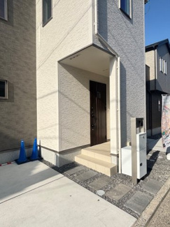 【玄関】 | 安佐北区落合南1丁目　全3区画　NO3 | 宅配ボックス設置♪