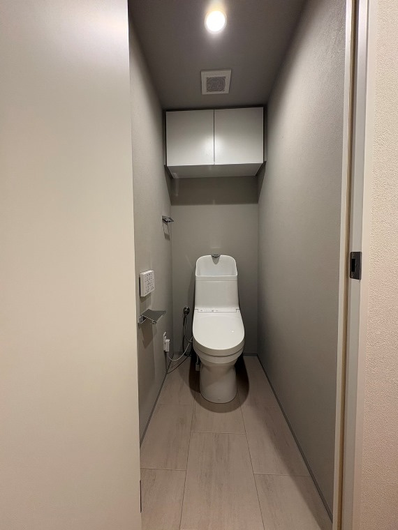 コスモひばりが丘ザ・ガーデンズフォートのトイレ|落ち着いた色調のトイレです