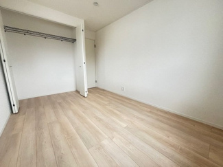 【洋室】 | 安芸郡熊野町呉地1丁目　全7区画　NO5 | 2階　洋室6帖　収納付バルコニーは南東向きで陽当たり・見晴らし・風通しも良好です。きでお部屋がスッキリ広く使えます。　