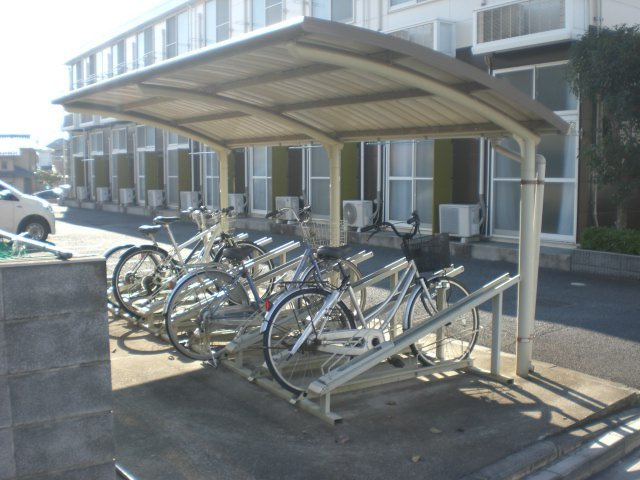 レオパレスラ・ボエムのその他|屋根付き駐輪場