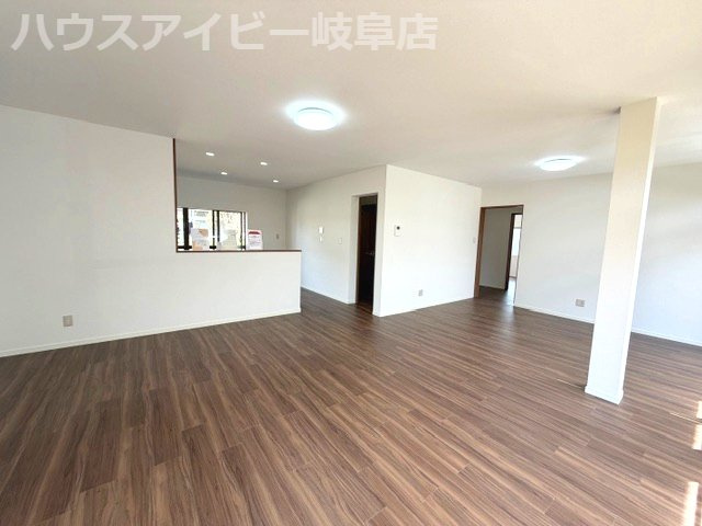 【居間・リビング】の画像