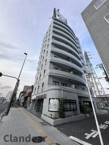 シュロス保木間の外観|ドキドキの新生活も、安心してスタート。ぴったりの住まいを見つけませんか？クランディアが一緒に住まい選びをサポートします‼　まずは、お気軽にお問合せください　＃クランディア