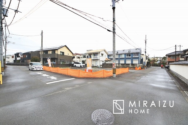 【外観】 | プライバシー性と開放感を高める住環境。陽当たりの良い開かれたロケーションを活かし、心地よい暮らしをプランニング