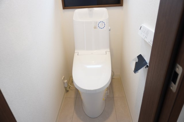 草加市遊馬町 中古戸建のトイレ|2階