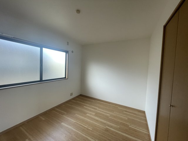 サンティール門松A棟の洋室