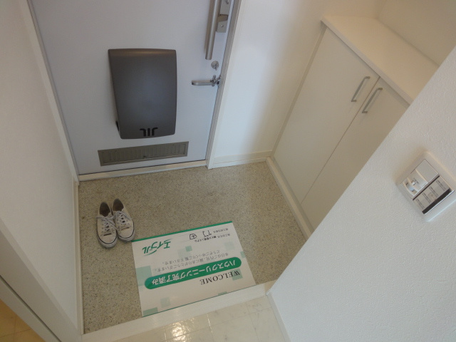 メゾン花水木の玄関|※同建物の類似写真となります。