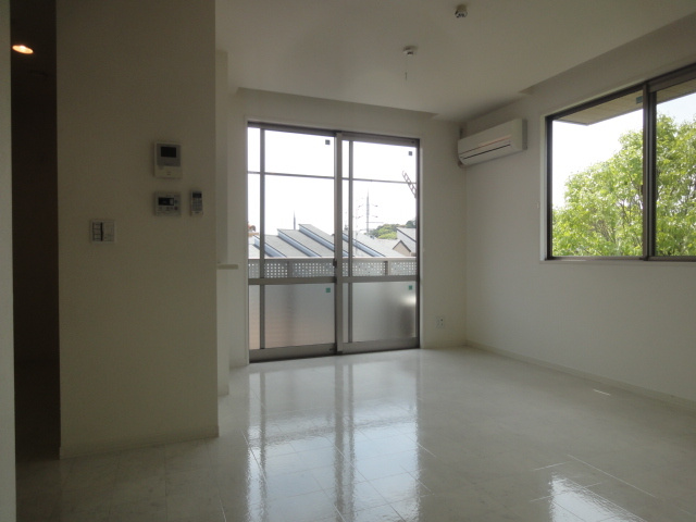 メゾン花水木の居間・リビング|※同建物の類似写真となります。