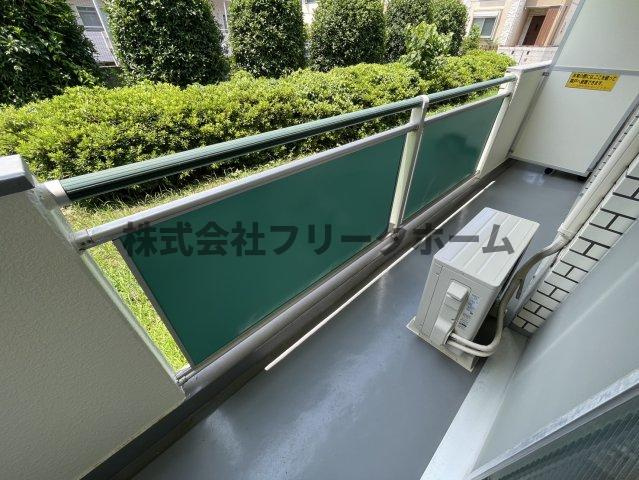 武蔵野市緑町１丁目の賃貸マンションのバルコニー