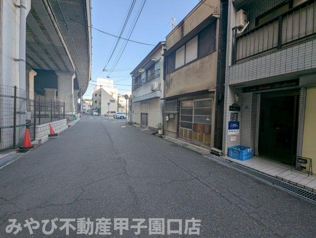 ブルックハイム甲子園のエントランス