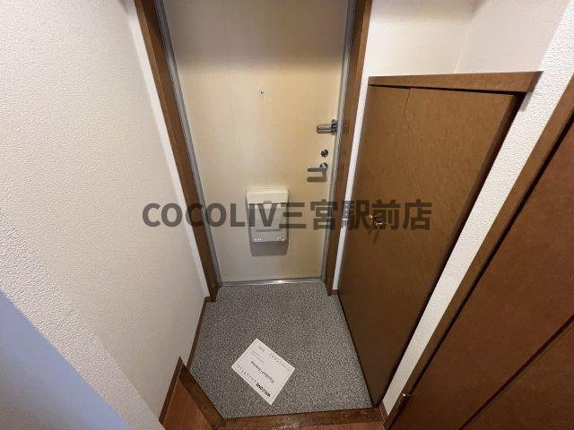 エスリード三宮フラワーロードの玄関|同物件別部屋写真