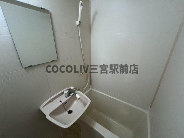 エスリード三宮フラワーロードの浴室|同物件別部屋写真