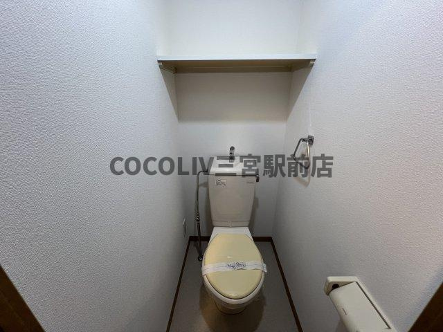 エスリード三宮フラワーロードのトイレ|同物件別部屋写真