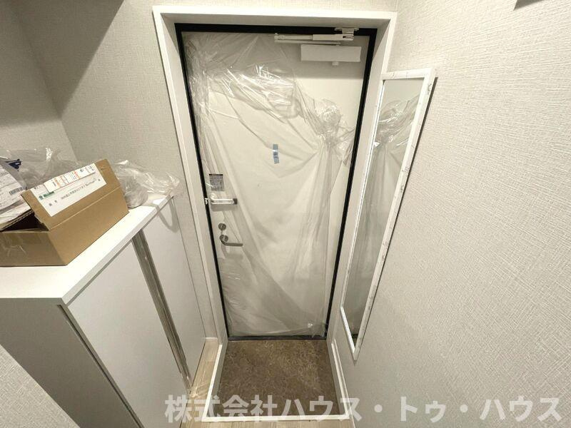 クレストパレス初石の玄関