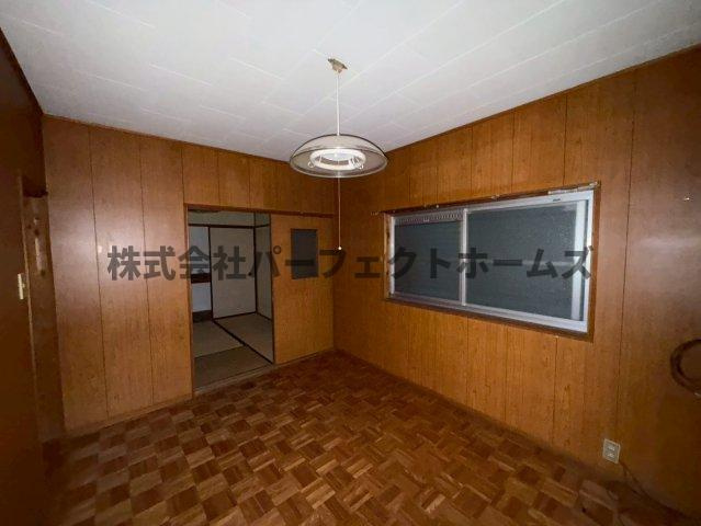 山之上5丁目戸建　賃貸の洋室|明るい洋室です