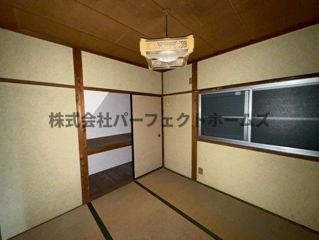 山之上5丁目戸建　賃貸の和室|柔らかい畳が心地よい和室